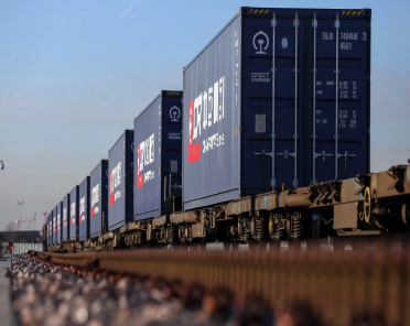 UNIFLOT предоставляет сервис - регулярных ускоренных контейнерных поездов из Китая в Россию.